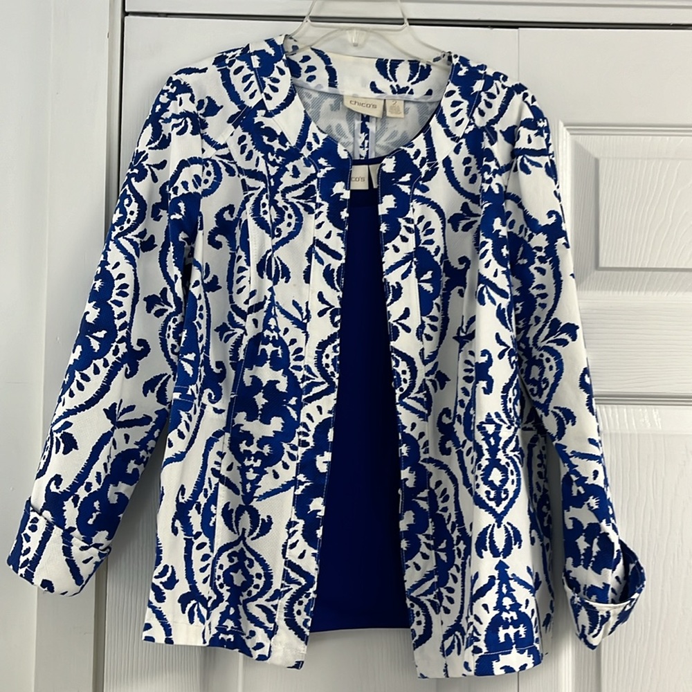 CHICO’S cobalt blue and white Ikat print blazer w/matching CHICO’S tank